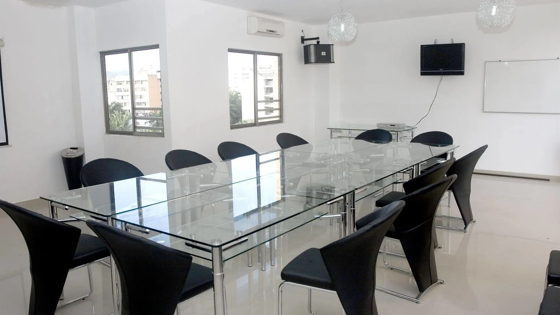 Hotel Calima Real