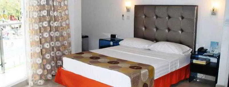 Hotel Calima Real كالي